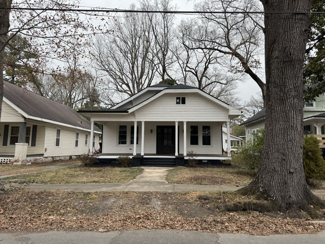 1309 E Walnut St
