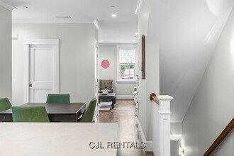 119 Highland Ave in Somerville, MA - Foto de edificio - Building Photo
