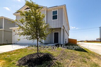 4139 Trail de Paris in New Braunfels, TX - Building Photo - Building Photo