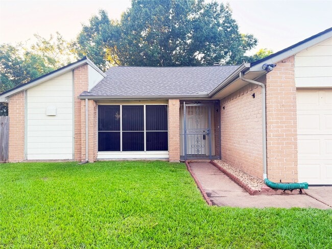 property at 4923 Kentwalk Dr
