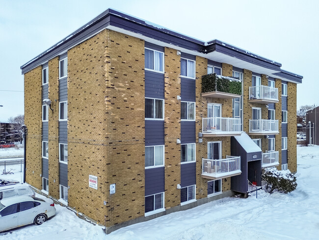 4520 Le Monelier Rue in Québec, QC - Building Photo - Building Photo