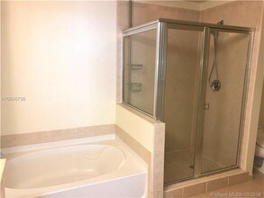 3340 NE 190th St-Unit -109 in Aventura, FL - Building Photo - Building Photo