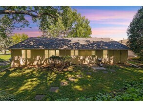 4509 Laguna Dr in Minneapolis, MN - Building Photo - Building Photo