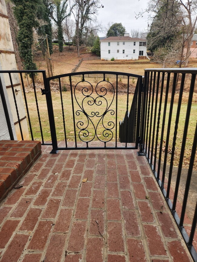 3880 Peakland Pl, Unit B