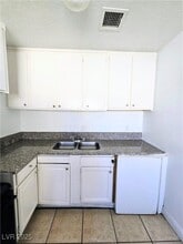 908 N Jones Blvd in Las Vegas, NV - Building Photo - Building Photo