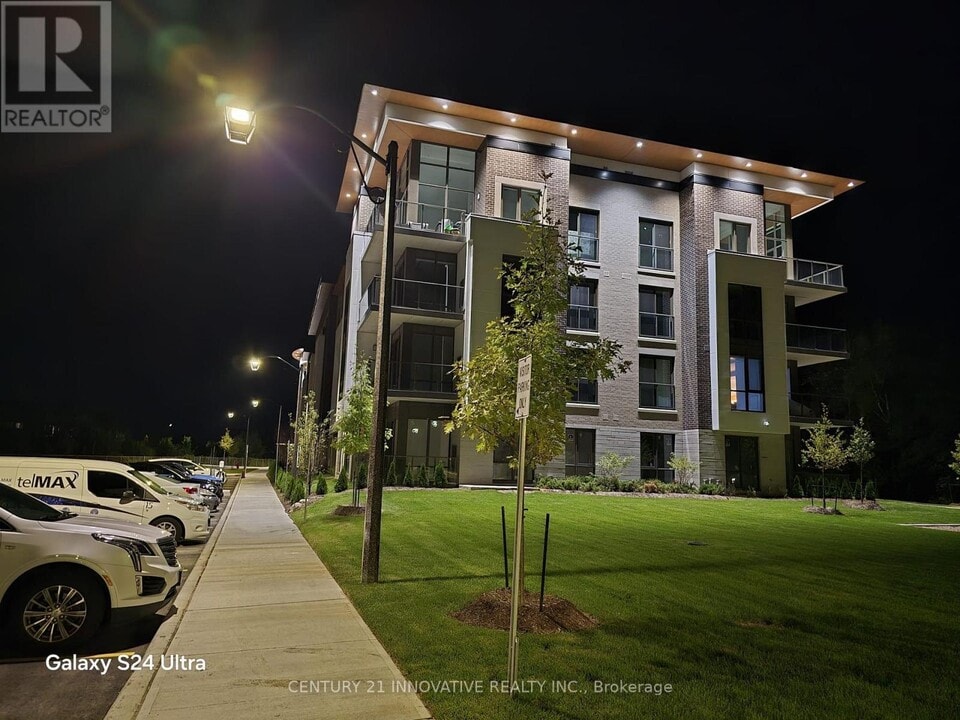 385 Arctic Red Dr in Oshawa, ON - Building Photo