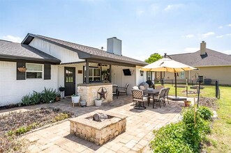 211 Cayuga Trail in Gainesville, TX - Building Photo - Building Photo