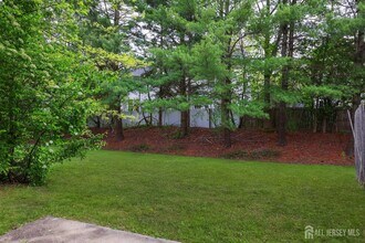 9 Homestead Dr in Matawan, NJ - Building Photo - Building Photo