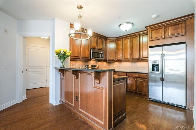 101 Sheldrake Pl in Mamaroneck, NY - Building Photo - Building Photo