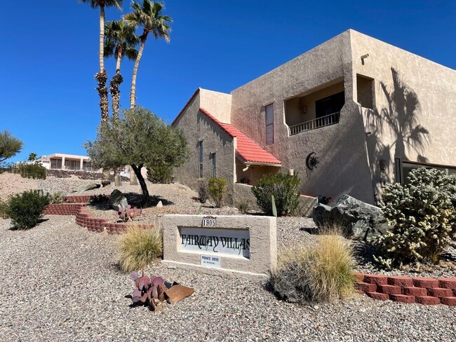 1905 Palmer Dr in Lake Havasu City, AZ - Foto de edificio - Building Photo