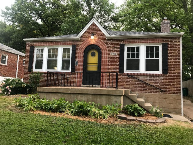 property at 7705 Murdoch Ave