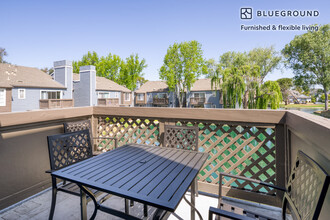 127 Rock Harbor Ln in Foster City, CA - Building Photo - Building Photo