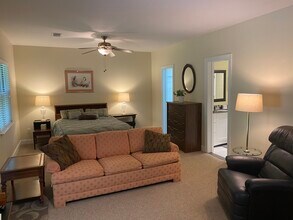 3280 Midkiff Rd, Unit 1 in Winston-Salem, NC - Foto de edificio - Building Photo