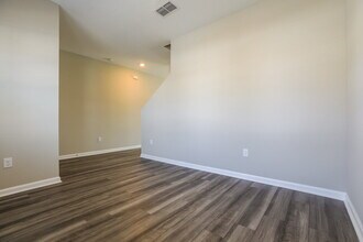 2067 Harris Hawk Ave in Ruskin, FL - Building Photo - Building Photo