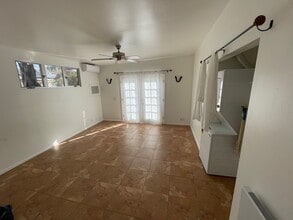 514 E Calle Roca in Palm Springs, CA - Foto de edificio - Building Photo
