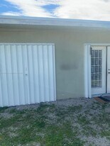 7321 Grandview Blvd in Miramar, FL - Building Photo