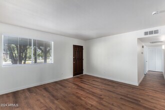 3827 W Meadow Dr in Glendale, AZ - Building Photo - Building Photo