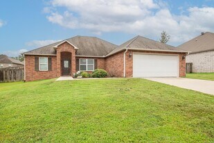 17317 Crooked Oak Dr in Sherwood, AR - Building Photo
