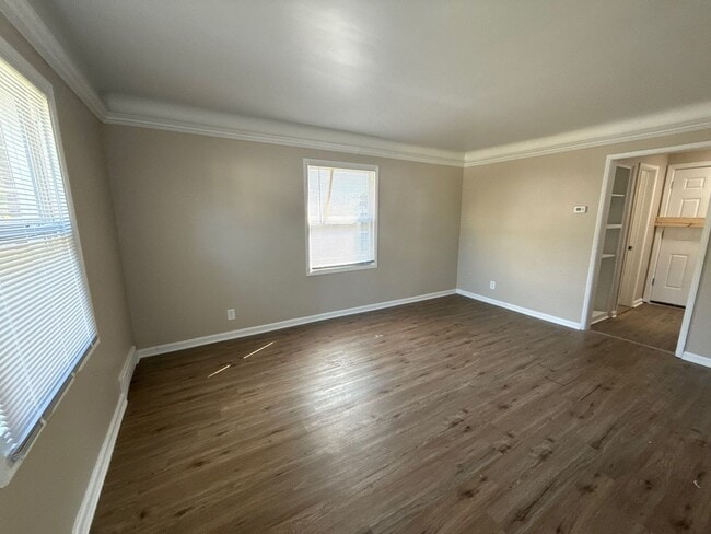 This beautifully updated 3-bedroom, 1-bath in Detroit, MI - Building Photo - Building Photo