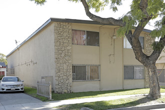 Artesia Apartments in Long Beach, CA - Building Photo - Building Photo