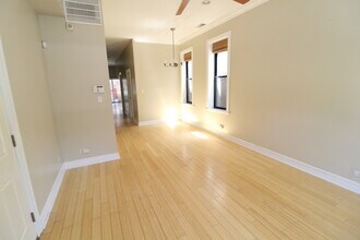 917 N Damen Ave in Chicago, IL - Building Photo - Building Photo