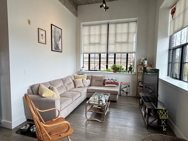 20 Sunnyside St, Unit 1 in Boston, MA - Building Photo - Building Photo