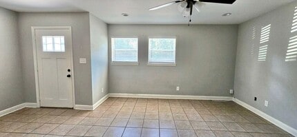 300 Pecan St in Gilmer, TX - Building Photo - Building Photo