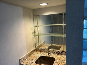 11213 Briar Forest Dr in Houston, TX - Building Photo - Building Photo