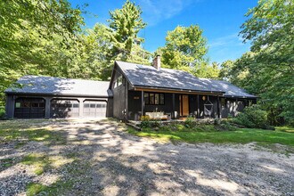 36 Venable Rd in Harrisville, NH - Foto de edificio - Building Photo
