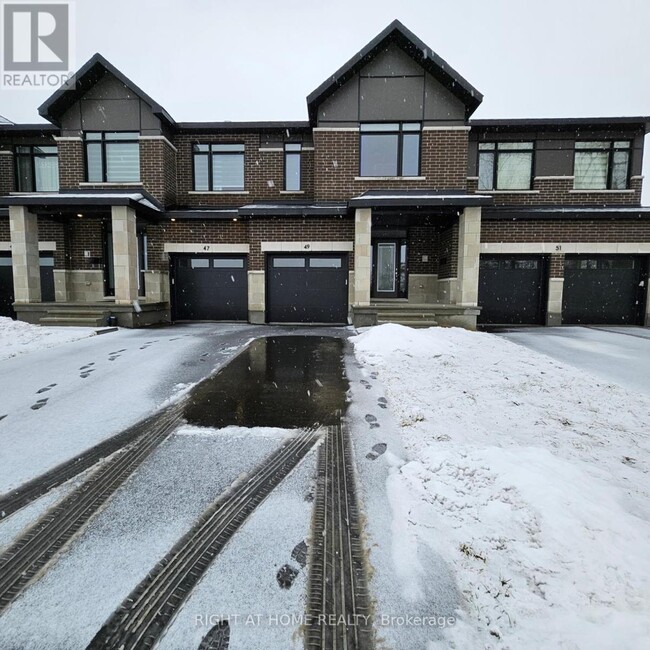 49 Moosonee Cres