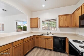 13130 W Gelding Cir in Surprise, AZ - Building Photo - Building Photo