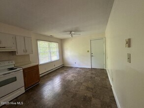 107 Queens Rd in Hubert, NC - Building Photo - Building Photo