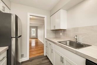 Parkside Apartments in Hillsboro, OR - Building Photo - Interior Photo