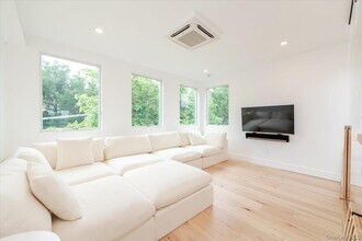 2105 Bay Blvd in Atlantic Beach, NY - Building Photo - Building Photo