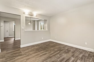 3 Bedroom  Home * London NORTH *  Finished Basement | Fenced Yard | Available NOW in London, ON - Building Photo - Building Photo