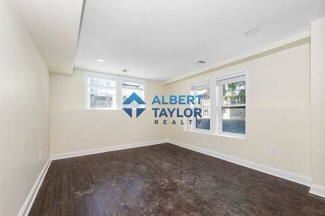 70 Stanley Ave, Unit 1