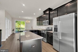 7511 Bharat Wy in Elkridge, MD - Building Photo - Building Photo