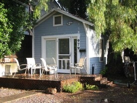 977-979 Pismo St in San Luis Obispo, CA - Building Photo