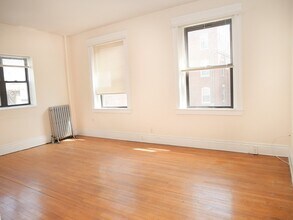 11 Naples Rd, Unit 2 in Brookline, MA - Building Photo - Building Photo