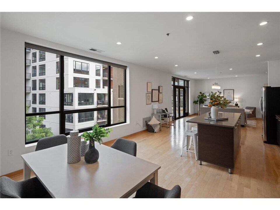 3104 W Lake St in Minneapolis, MN - Building Photo