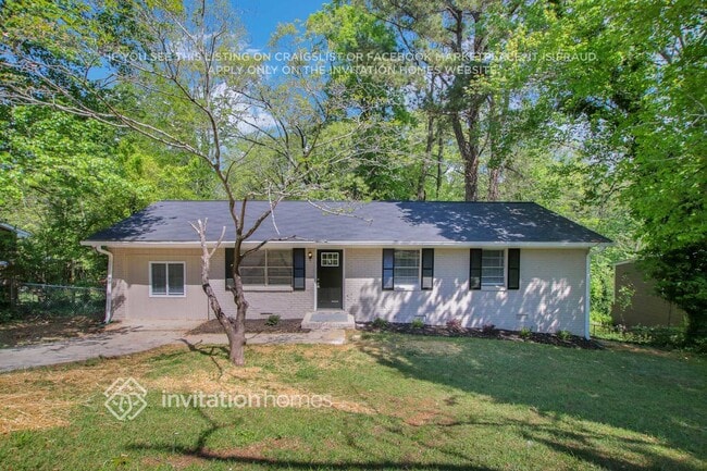 4380 Colony E Dr, Unit 329 in Stone Mountain, GA - Foto de edificio - Building Photo