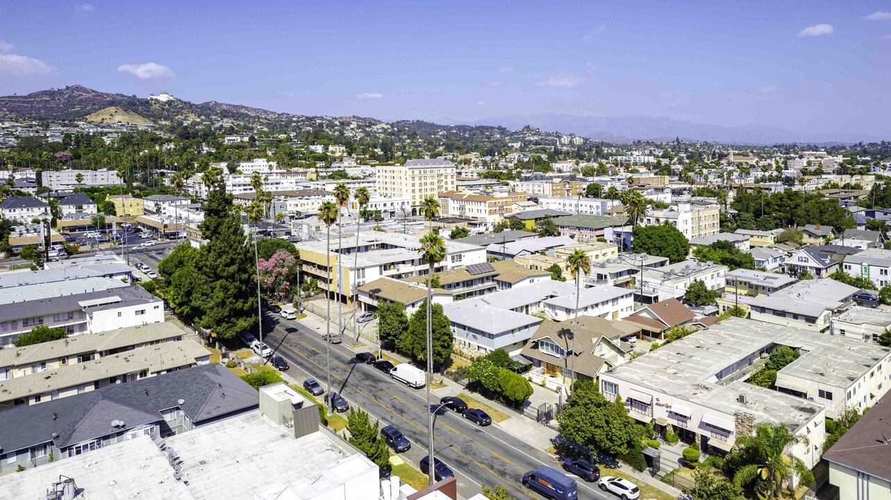 1610 N Hobart Blvd in Los Angeles, CA - Building Photo