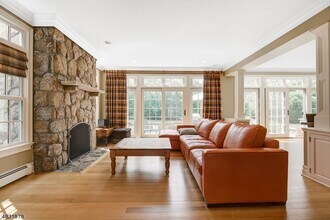 7 Country Club Dr in Chatham Township, NJ - Building Photo - Building Photo