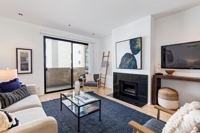 2491 Purdue Ave, Unit #323 in Los Angeles, CA - Building Photo - Building Photo