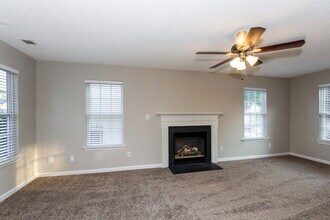 15148 Leslie Brooke Rd in Huntersville, NC - Foto de edificio - Building Photo