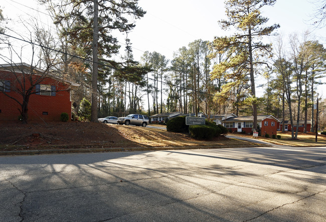 Carolina Terrace Apartments in Raleigh, NC - Building Photo - Building Photo