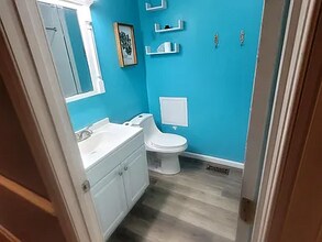 4852 Stantonsburg Rd in Greenville, NC - Foto de edificio - Building Photo