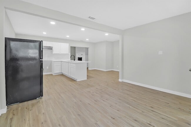 property at 2509 Bayou Ave