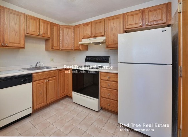 286 Grove St in Newton, MA - Building Photo - Building Photo