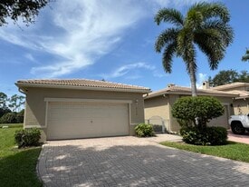 8654 Lineyard Cay in West Palm Beach, FL - Building Photo
